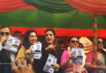 চলচ্চিত্র ও টিভি তারকা মডেলরা চট্টগ্রামে সিটি মেয়র প্রার্থীর প্রচারণায়।