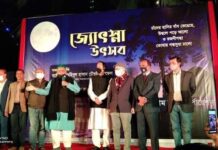 হুমায়ুন আহমেদের ‘জল জোছনা’ এখন চট্টগ্রামের লালদীঘিতে।