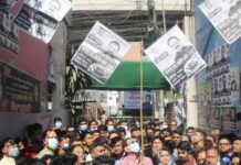 নিজের পোস্টার নিজেই নামালেন সিটি মেয়র রেজাউল করিম।