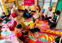 নতুন পাঠ্যক্রম বিষয়ে যুক্তরাষ্ট্র দূতাবাস প্রতিনিধিদলের রোহিঙ্গা ক্যাম্প পরিদর্শন।