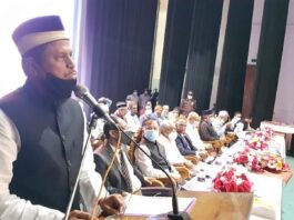 ইসলামি বিশ্ববিদ্যালয়ের ইতিহাসে প্রথম। বঙ্গবন্ধুর জন্মদিনে ৪০ কেজি ওজনের কেক।
